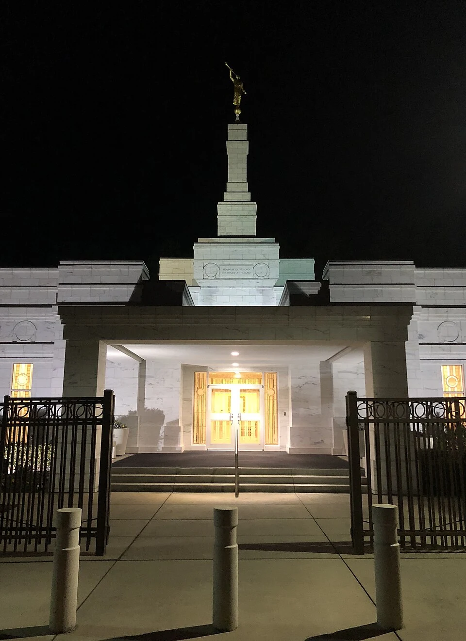 Birmingham Alabama Temple, exterior