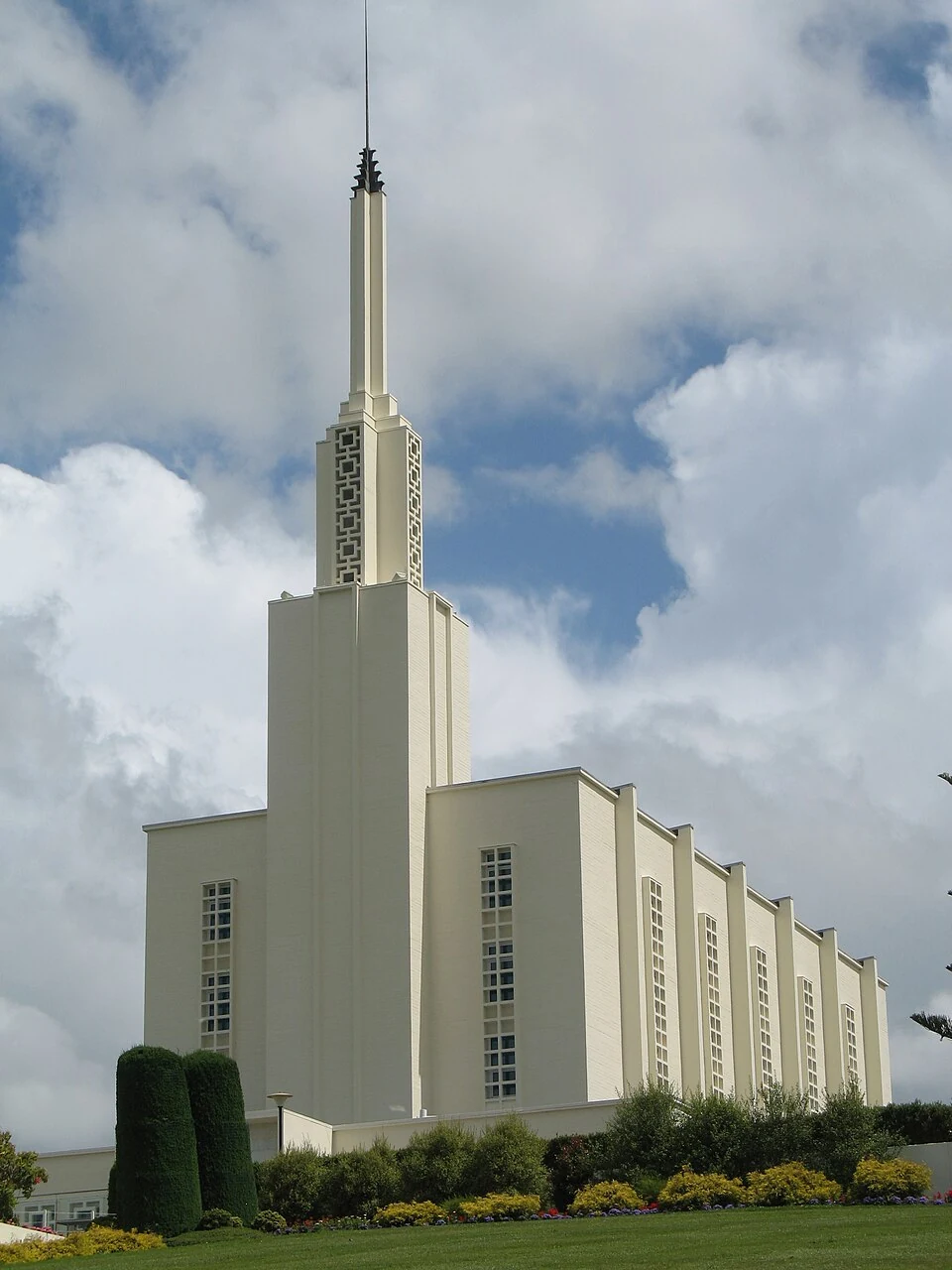Hamilton New Zealand Temple, exterior
