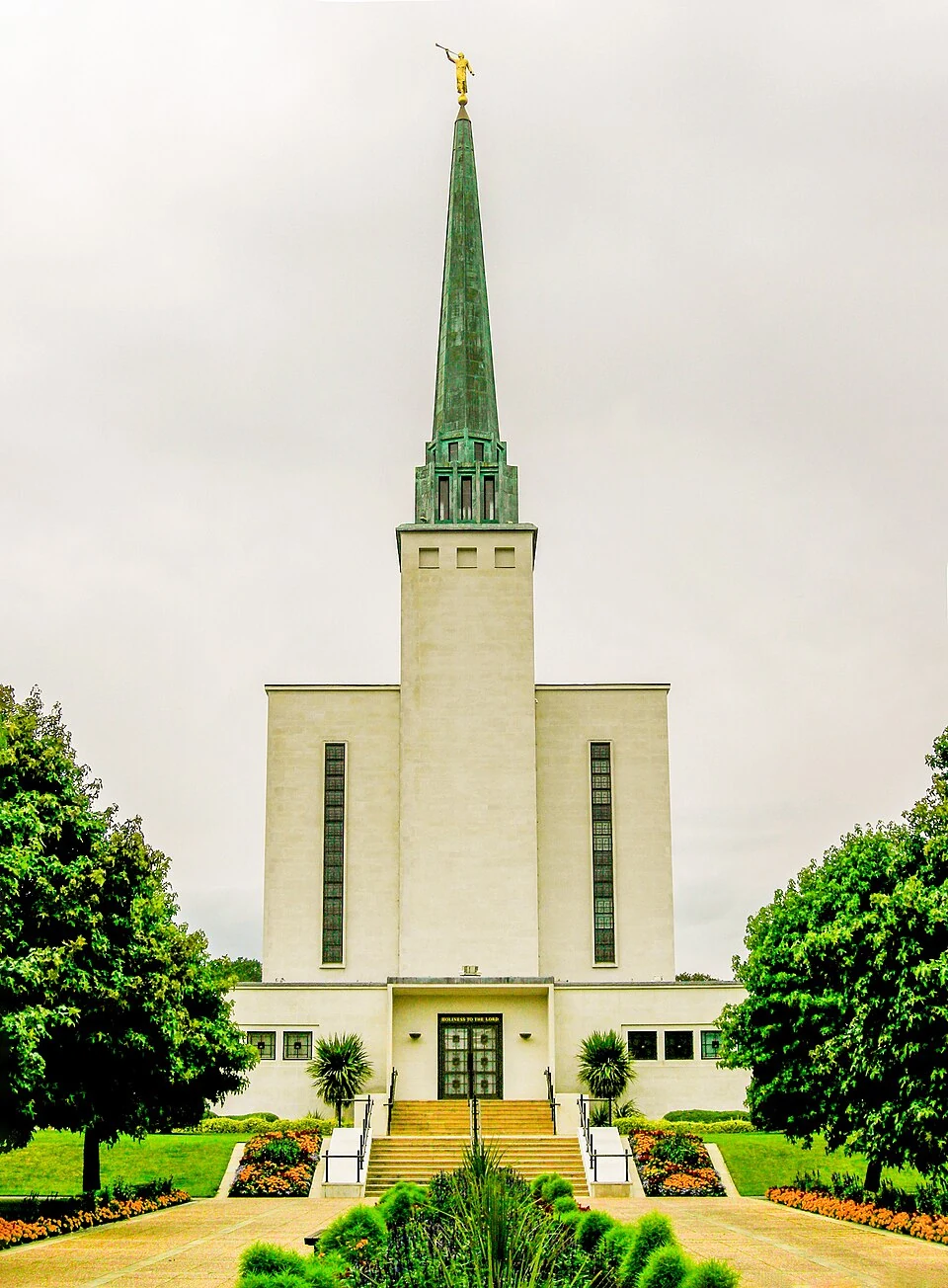 London England Temple, exterior