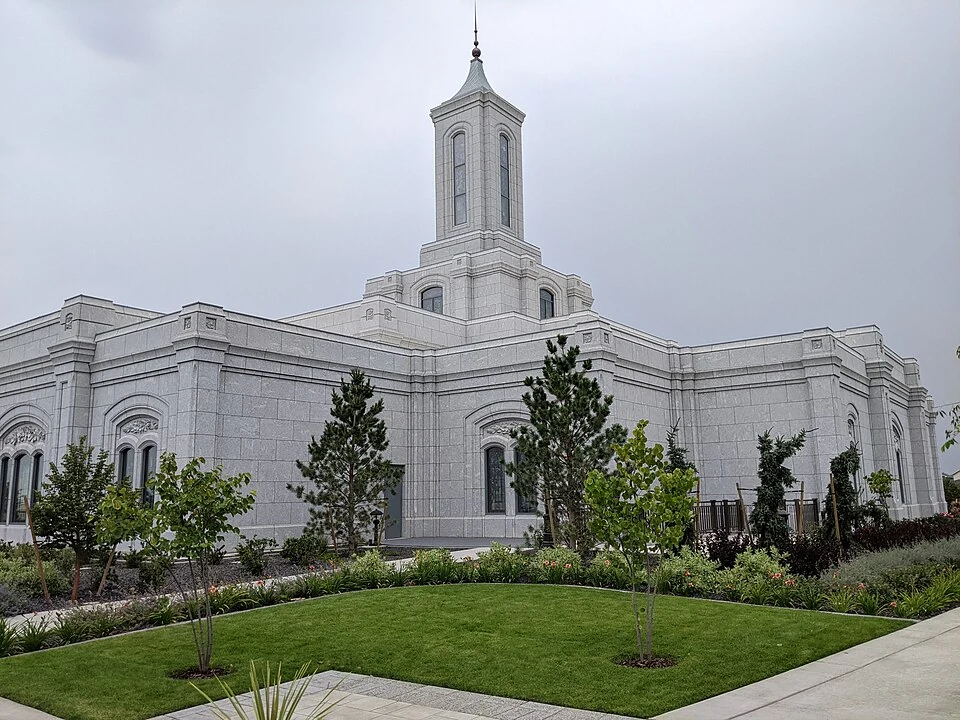 Moses Lake Washington Temple, exterior