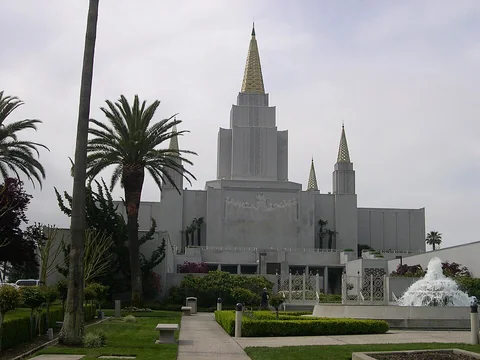 Oakland California Temple, exterior