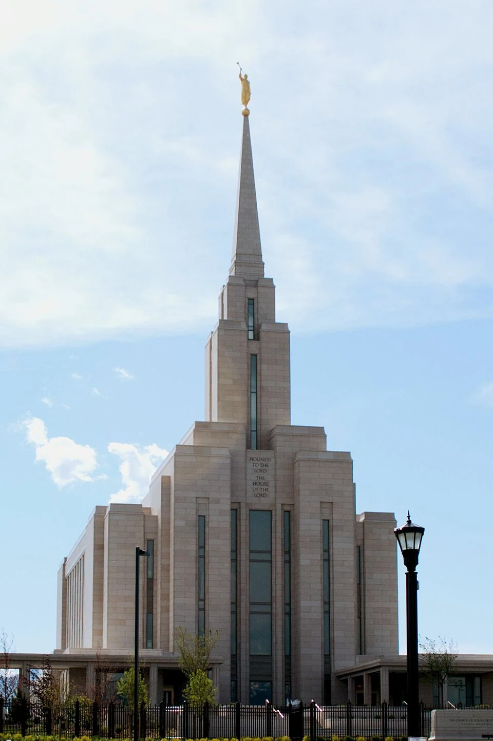 Oquirrh Mountain Utah Temple, exterior