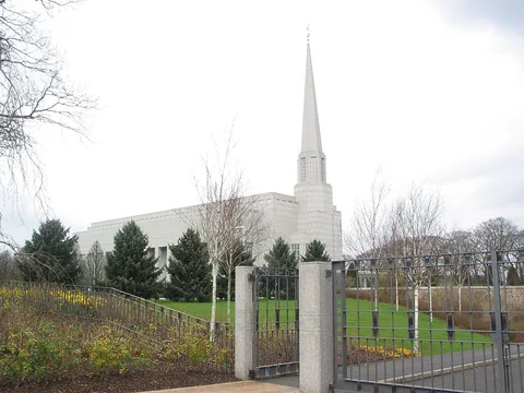 Preston England Temple, exterior