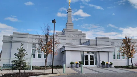 Regina Saskatchewan Temple, exterior