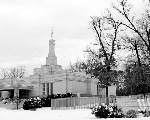 St. Paul Minnesota Temple, exterior
